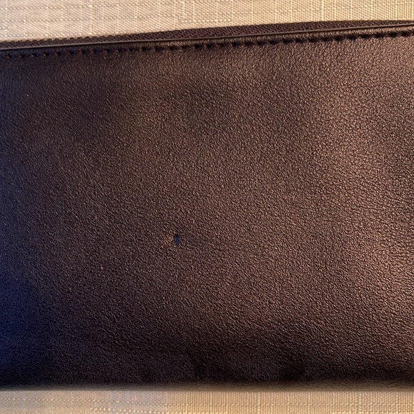 Adrienne Vittadini wristlet - Picture 3 of 4